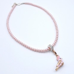Collier de perles roses argenté avec anneau et charm